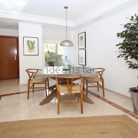 South Faced 4 Bdrm Townhouse With Pool In Holiday home Marbella