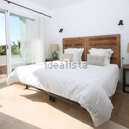 South Faced 4 Bdrm Townhouse With Pool In Holiday home