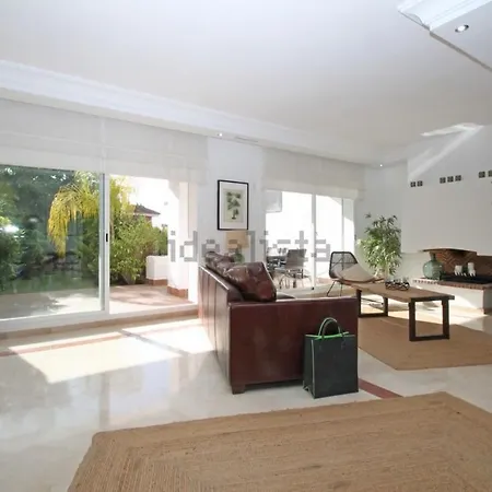 Holiday home South Faced 4 Bdrm Townhouse With Pool In